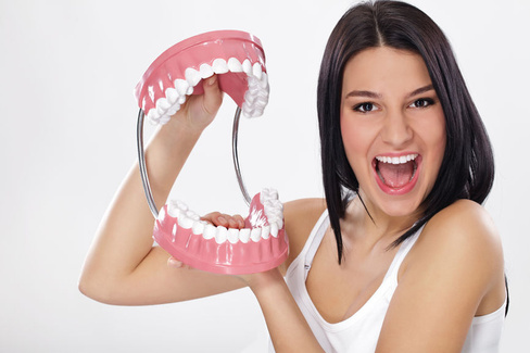 Восстановление зуба коронкой временной на имплантате