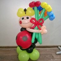 Фигура из воздушных шаров Божья коровка с доставкой