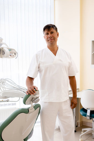 Паньков Сергей Иванович, стоматолог-хирург-имплантолог, ортопед