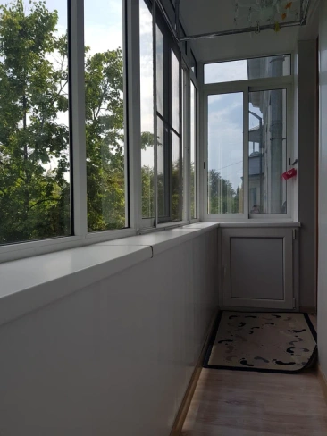 Алюминиевое остекление балкона на 3 стороны обшивка снаружи ПВХ Садко