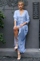 Женское синее итальянское многослойное платье с воланами на пуговицах и v-образным вырезом, короткое спереди и длинное с