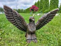 Скульптура "Орел" 50x30x20 см камень кальцит